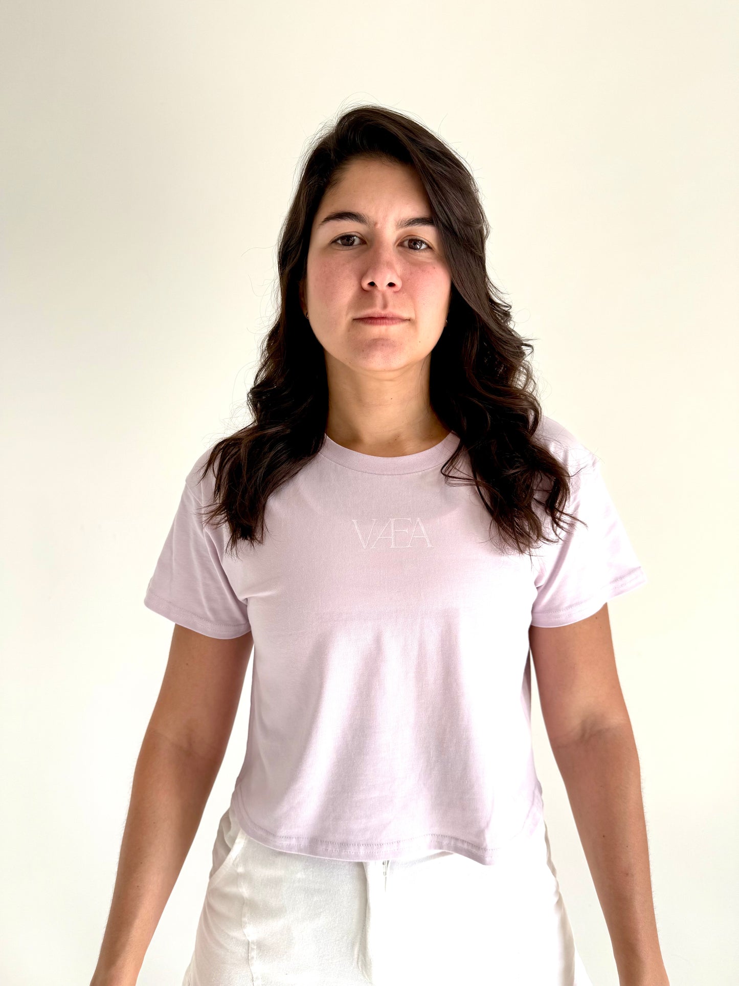 VÆA Crop Tee – Orchid | Orchid Logo