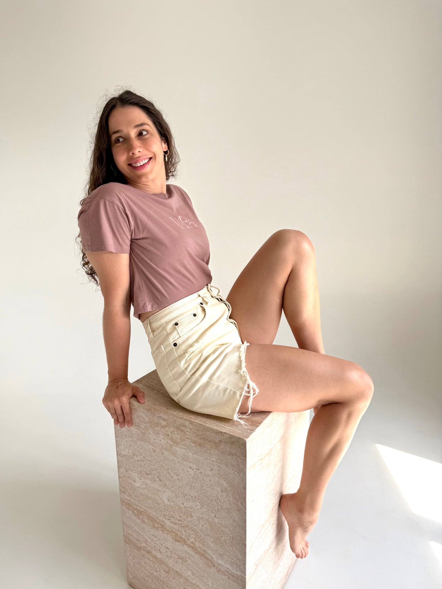 VÆA Crop Tee – Harvest Rose | Harvest Rose Logo