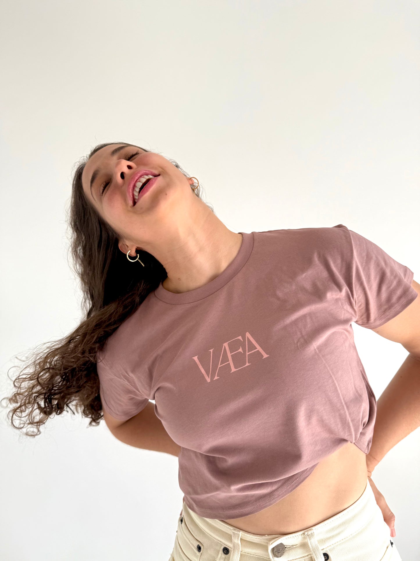 VÆA Crop Tee – Harvest Rose | Harvest Rose Logo