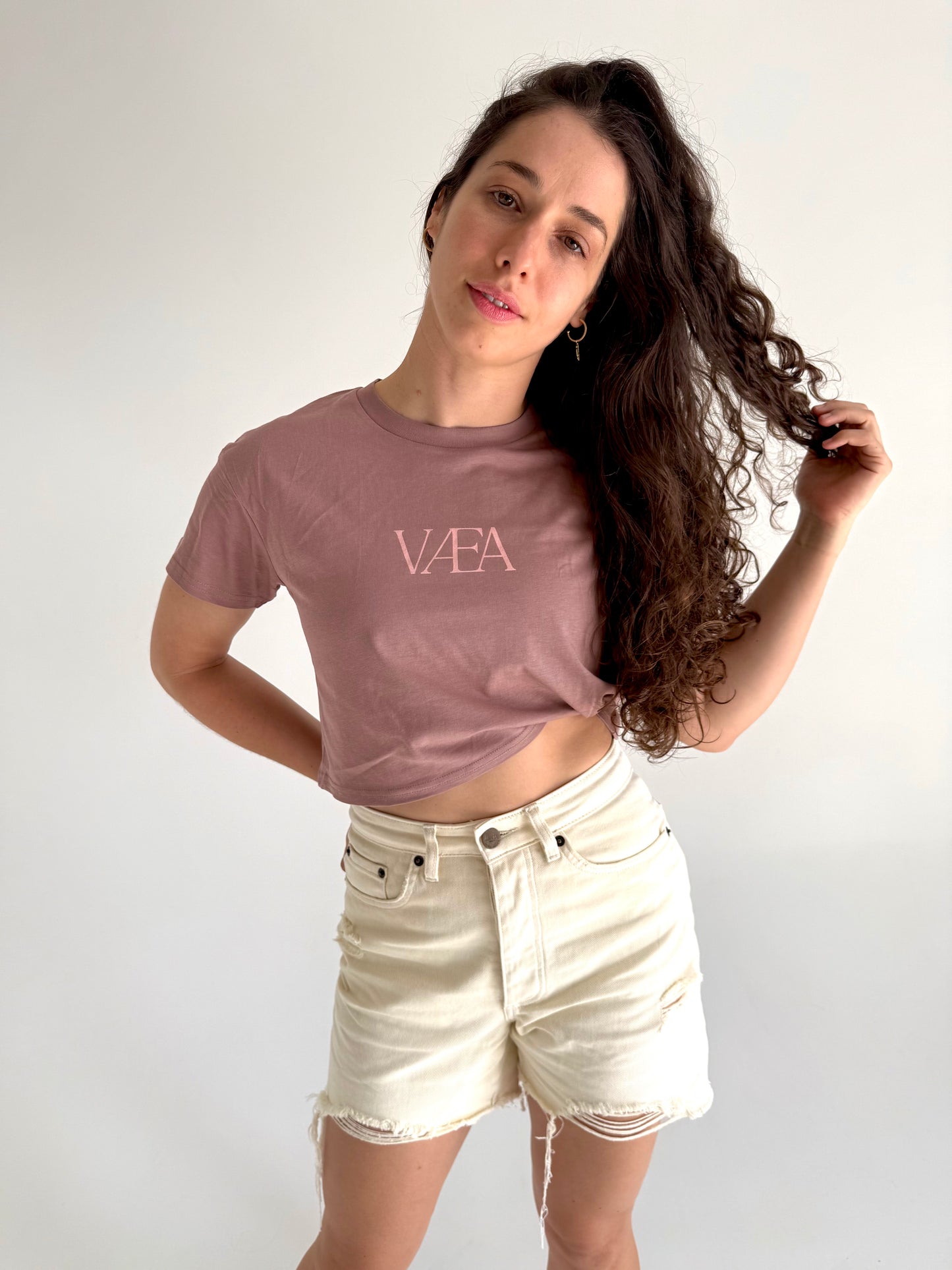 VÆA Crop Tee – Harvest Rose | Harvest Rose Logo