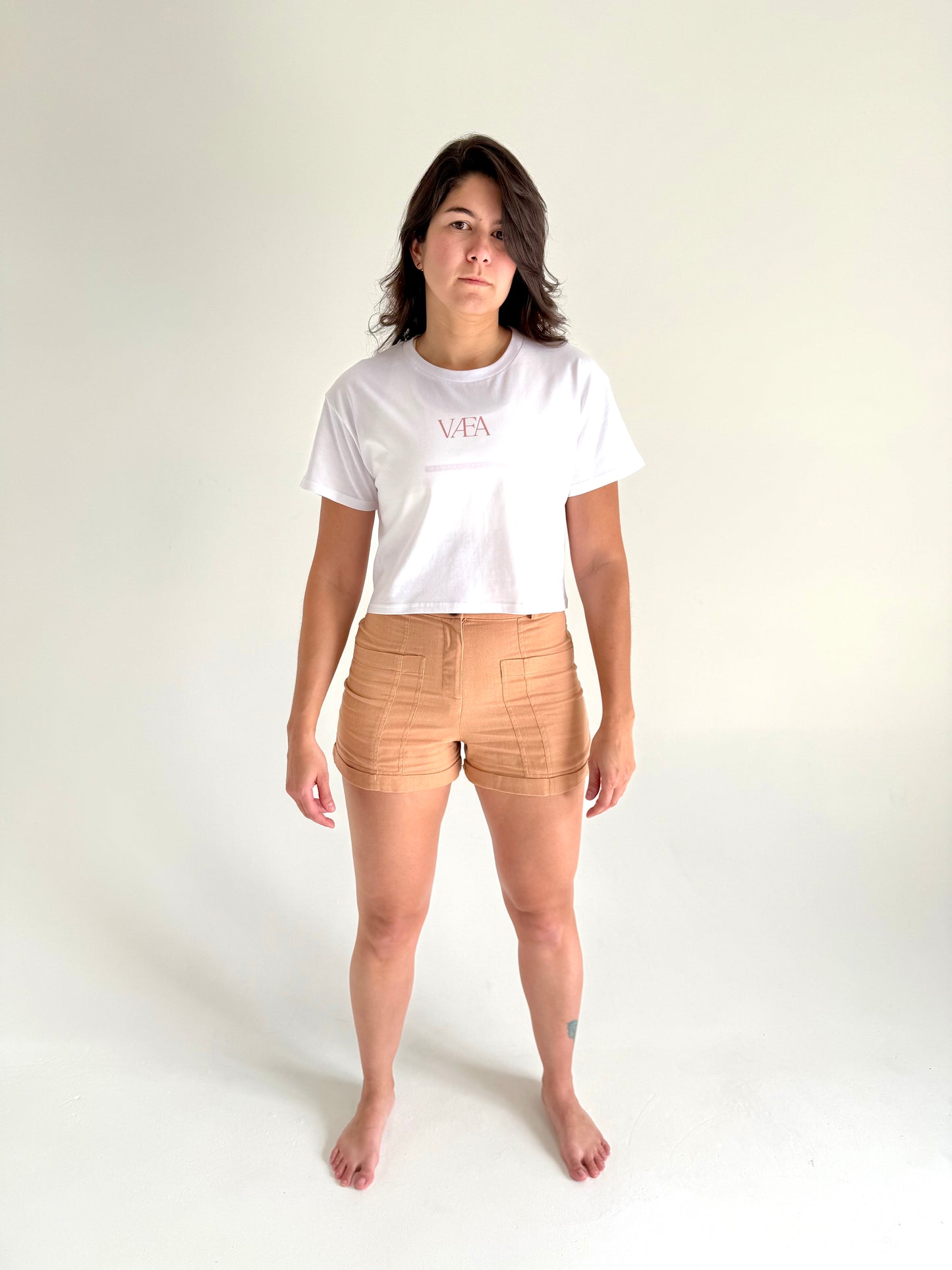 VÆA Crop Tee – White | Harvest Rose Logo