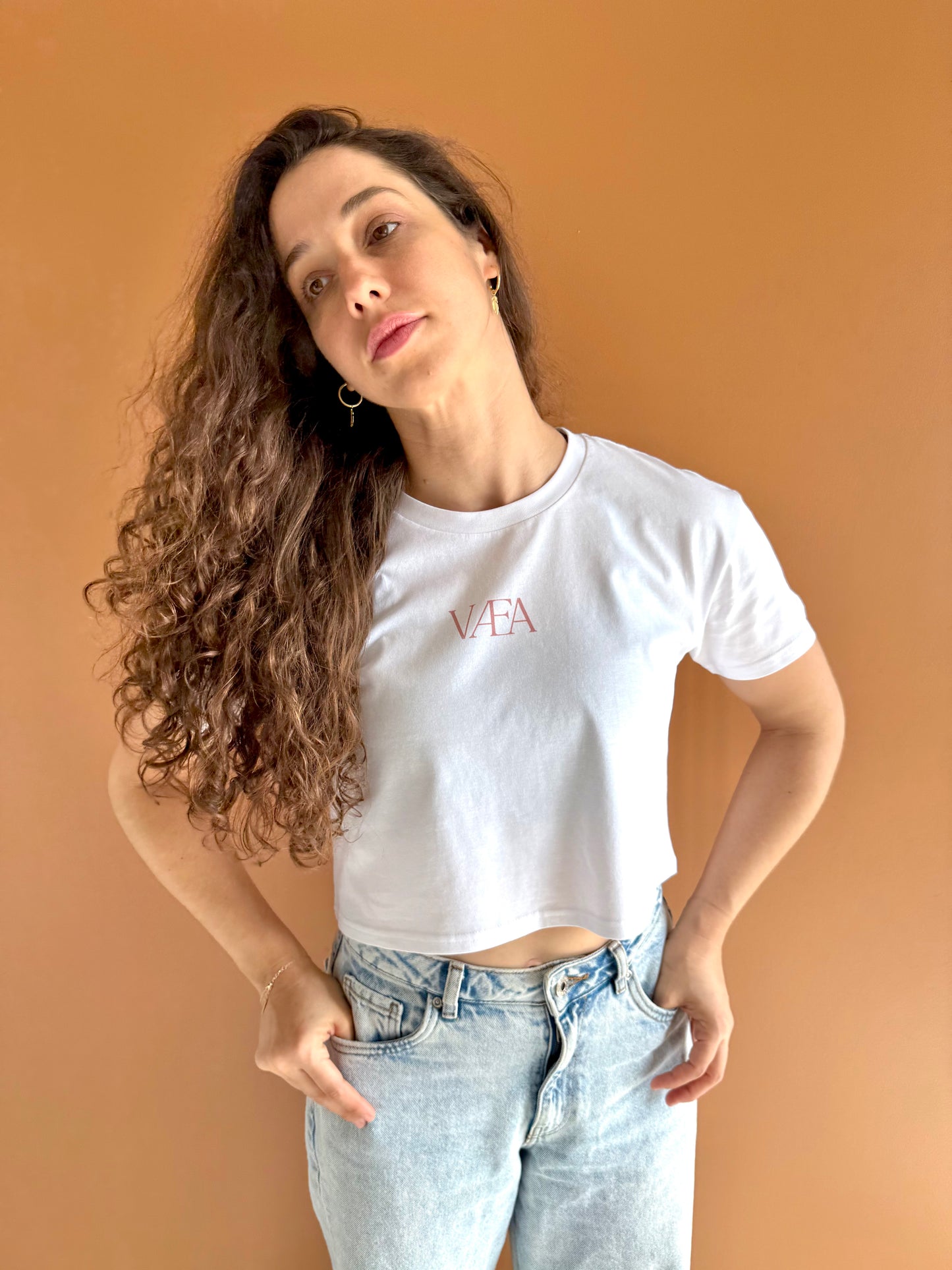 VÆA Crop Tee – White | Harvest Rose Logo