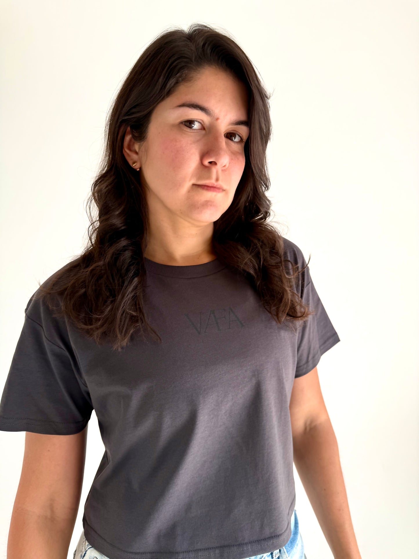 VÆA Crop Tee – Obsidian | Stealth
