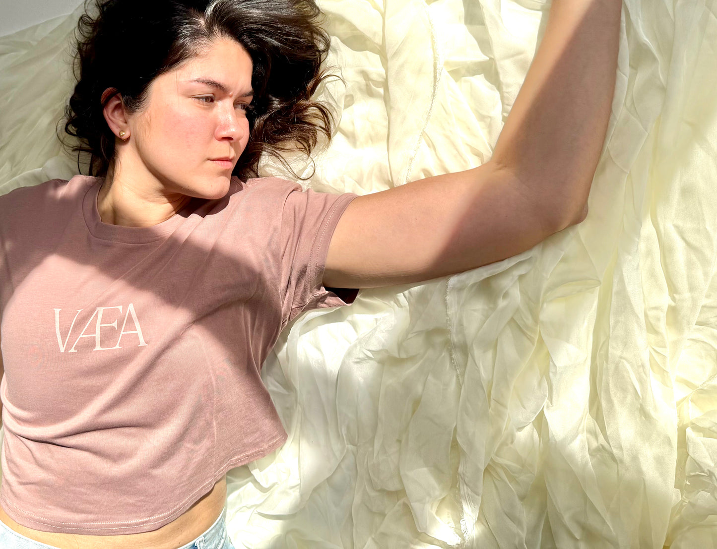 VÆA Crop Tee – Harvest Rose | Harvest Rose Logo