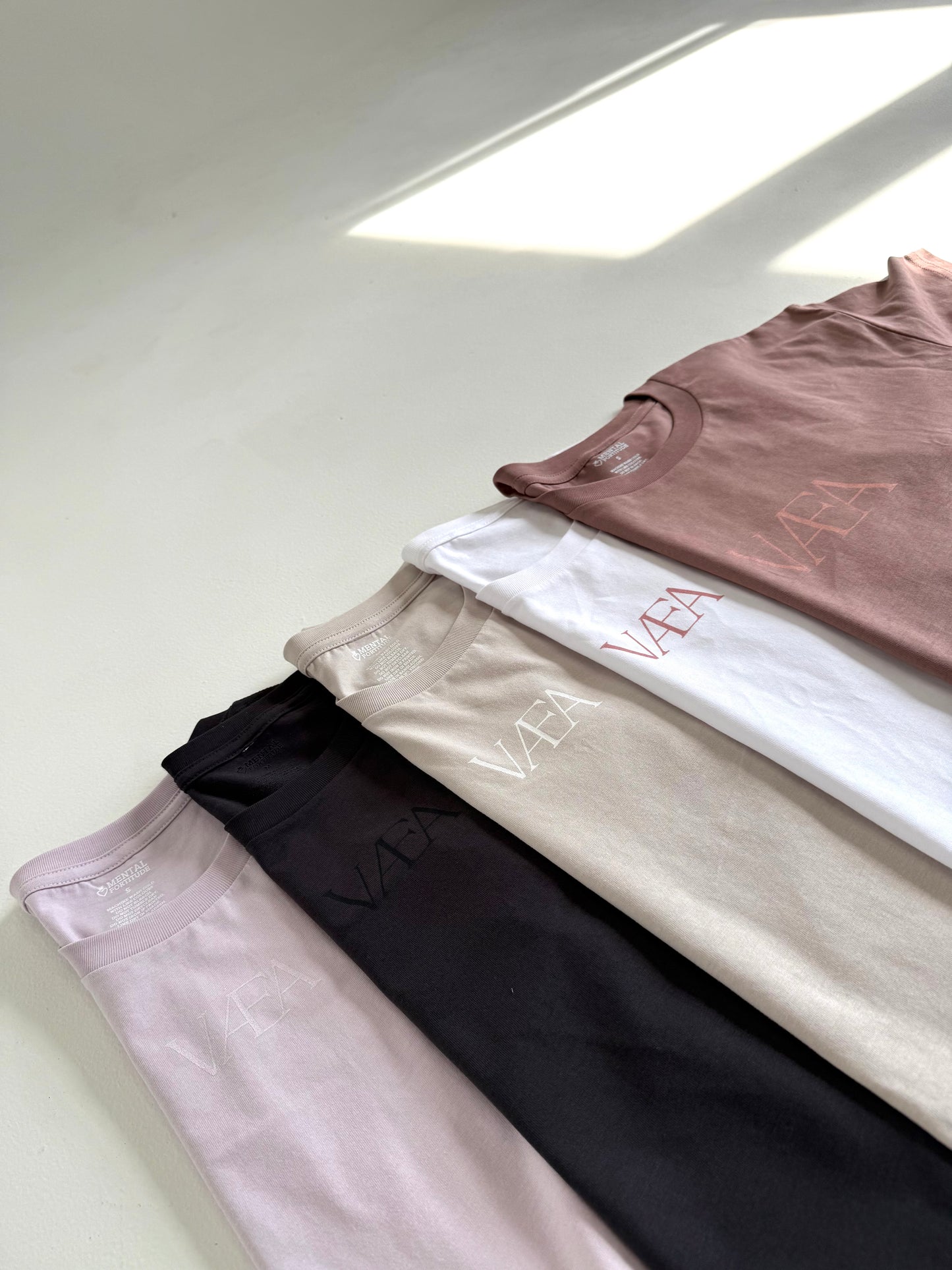 VÆA Crop Tee – Orchid | Orchid Logo